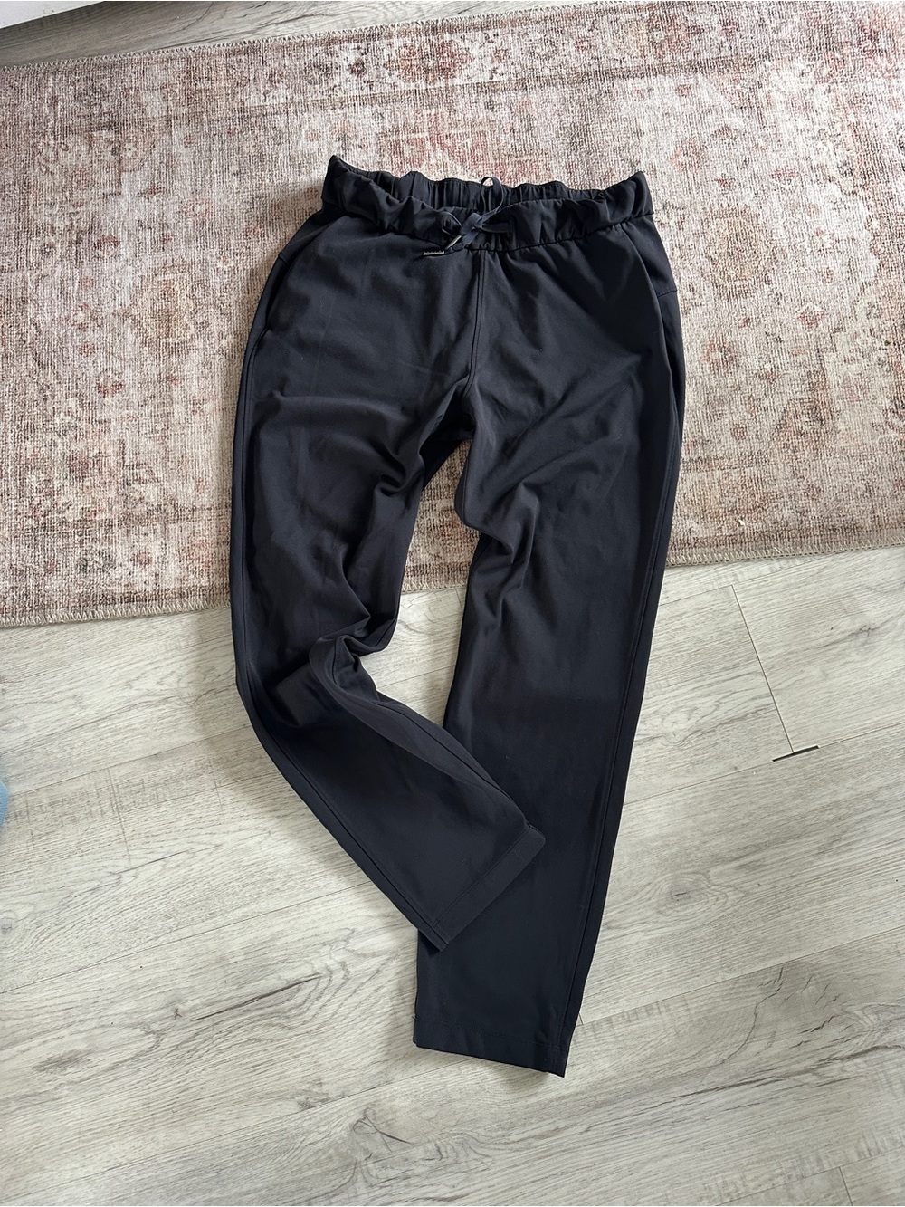 Lululemon “on the fly pant” Black - Size 6